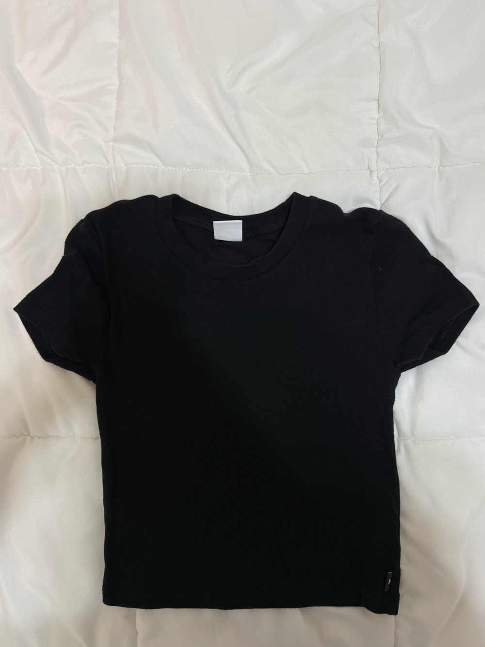 Aritzia black crop tee